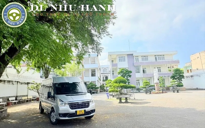 Thuê xe 16 chỗ Ford Transit